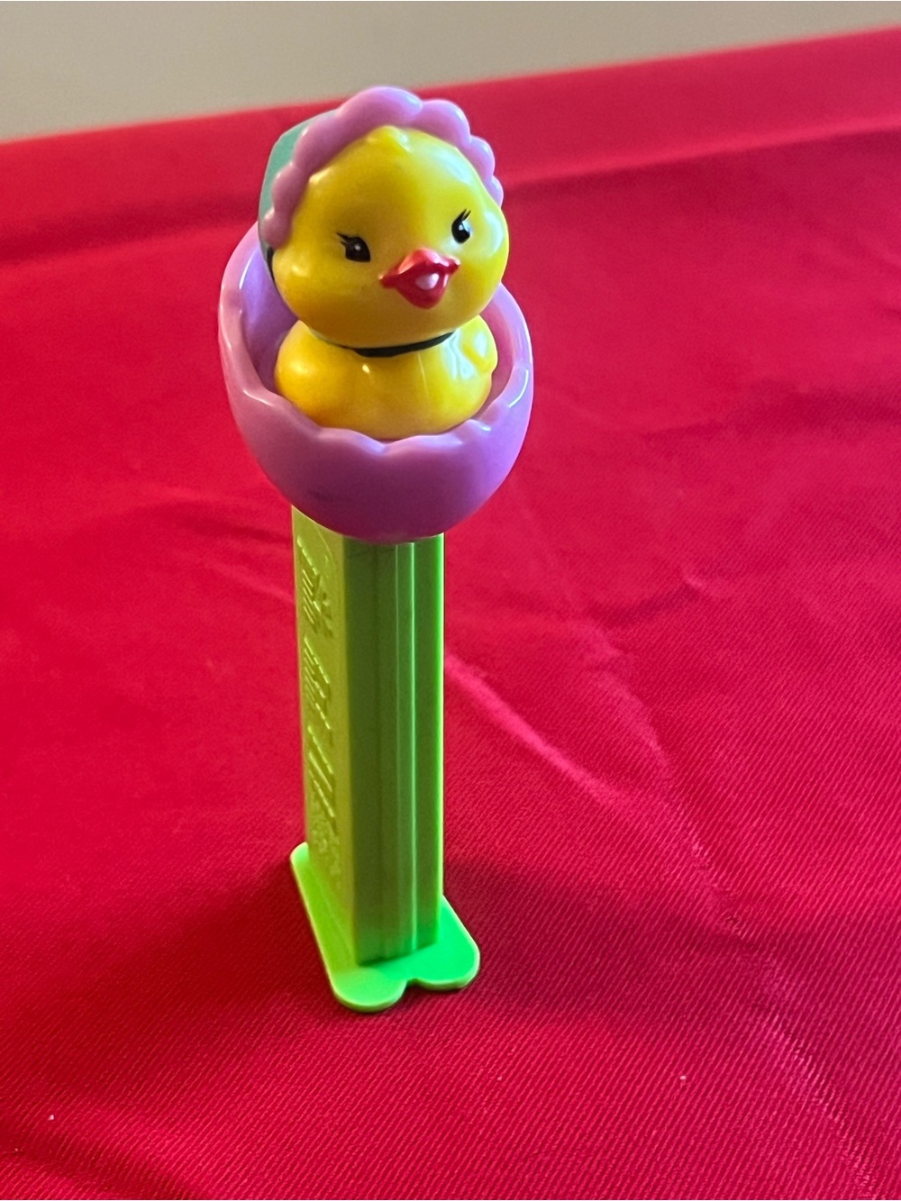 PEZ Easter chick 2004 Series.